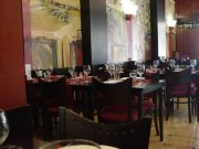 Bar restaurante con terraza