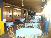Local restaurante temático en playa