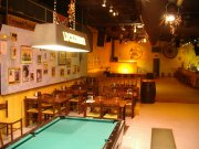 Bar de copas con pista de baile