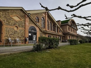 Venta bodega restaurante con alojamiento rural.