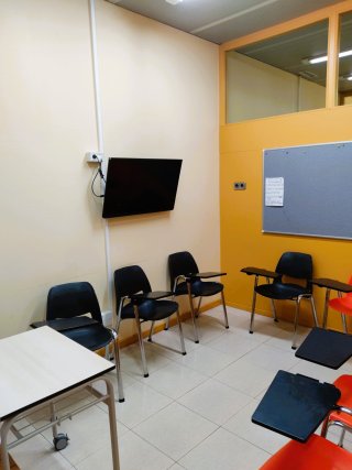 traspaso-de-academia-de-idiomas-consolidada-en-barcelona-con-cartera-de-alumnos-activa-3_1776178840.jpeg