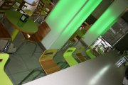 cafeteria_en_calle_con_mucho_transito_14163498301.jpg