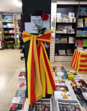 Papelería Librería con Prensa y Lotería en Gràcia