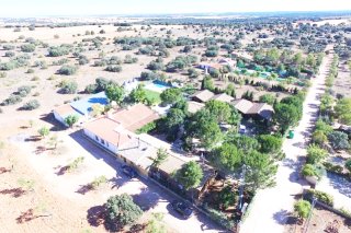 Venta de complejo turístico rural de cabañas de madera