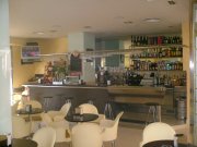 Bar Cafetería Pub bien situado con vistas al Guadalquivir