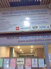 Academia de Robótica y Tecnologia en Funcionamiento