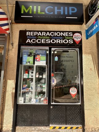 Tienda de electrónica e informática en traspaso en calle de Juan de Urbieta, 35