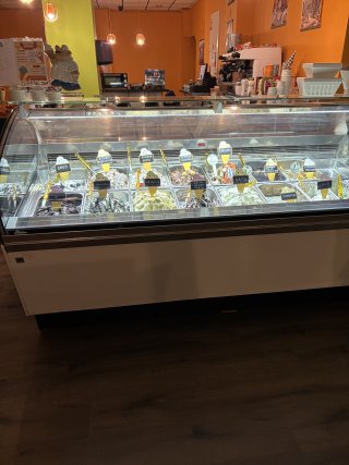 Busco socio para cafetería heladería