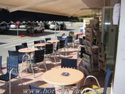 Bar - cafetería de 40 m2 y papelería de 20 m2 en el parking de un supermercado en Calpe