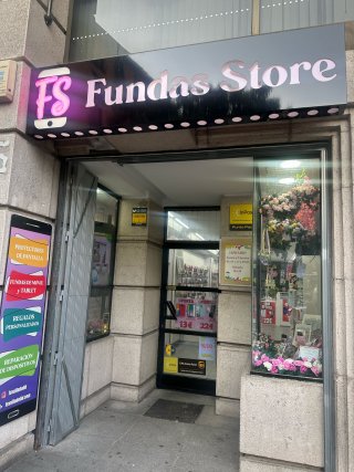 Traspaso tienda de accesorios de móvil en funcionamiento