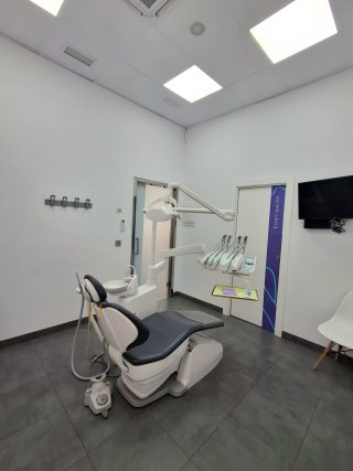 clinica-dental-en-funcionamiento-en-santomera-murcia-venta-del-negocio-sin-local-3_1761696986.jpg