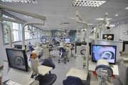 Laboratorio Dental con aparatologia para el tallado y realizacion de piezas en Zirconio