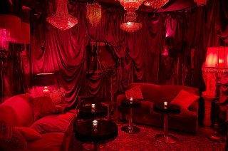 Oportunidad de inversión en un exclusivo club privado de fumadores