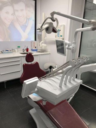 traspaso-clinica-dental-en-sevilla-capital-2_1761735808.jpeg