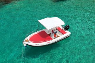 Se vende empresa de alquiler de barcos sin titulación operativa y rentable.