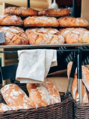Se vende obrador Panadería Pastelería con un buen fondo de comercio