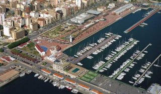 Traspaso de restaurante en el puerto de Castellón. Negocio en funcionamiento y rentable. Ubicacion privilegiada . Negocio en marcha