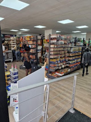 venta-de-tienda-de-pinturas-tarimas-revestimientos-suelos-ferreteria-etc-3_1771267469.jpg