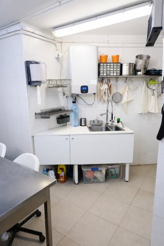 obrador-de-pasteleria-en-funcionamiento-totalmente-equipado-y-con-clientes-3_1773230089.jpg